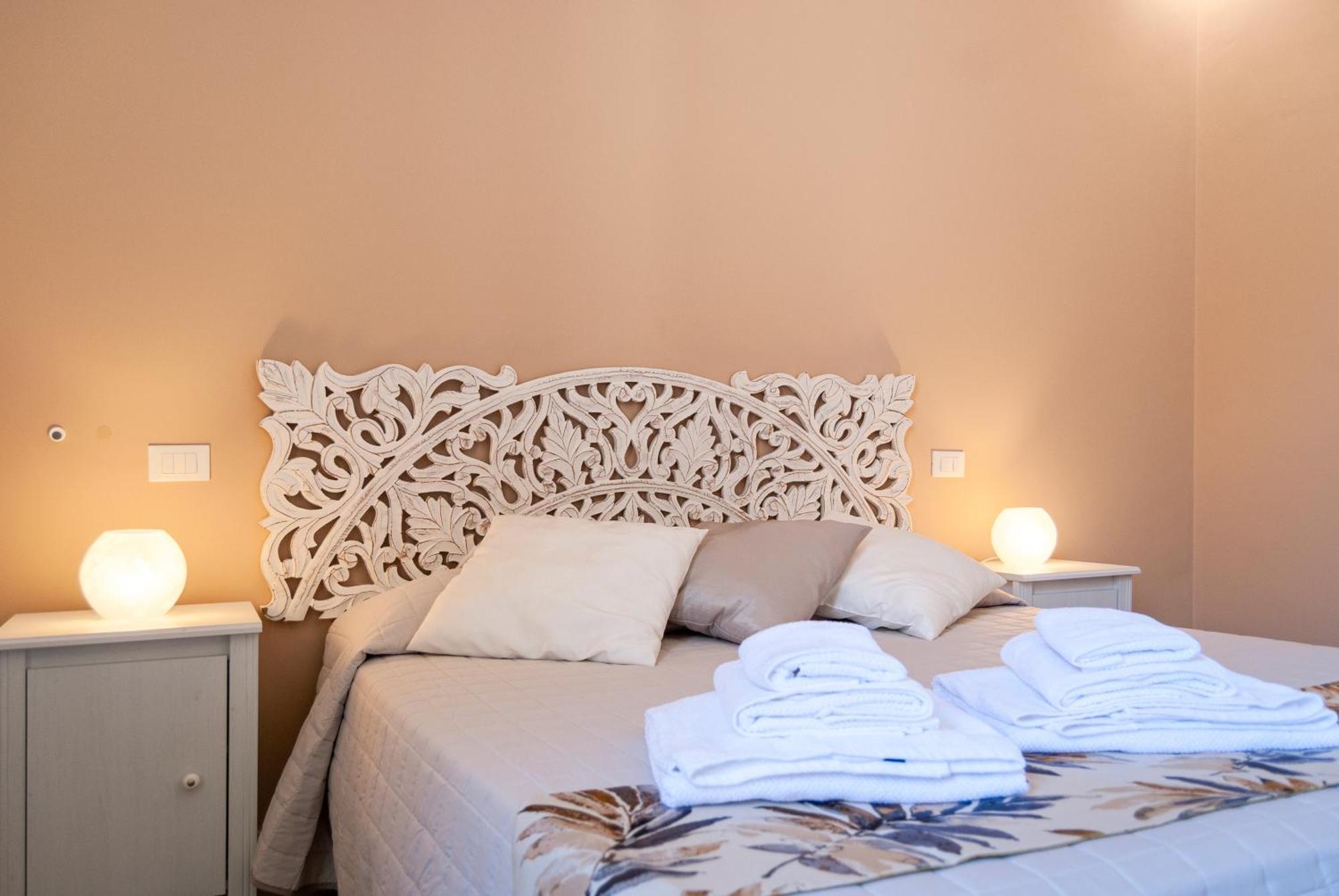 לצ'ה La Pigna Bianca Suites מראה חיצוני תמונה