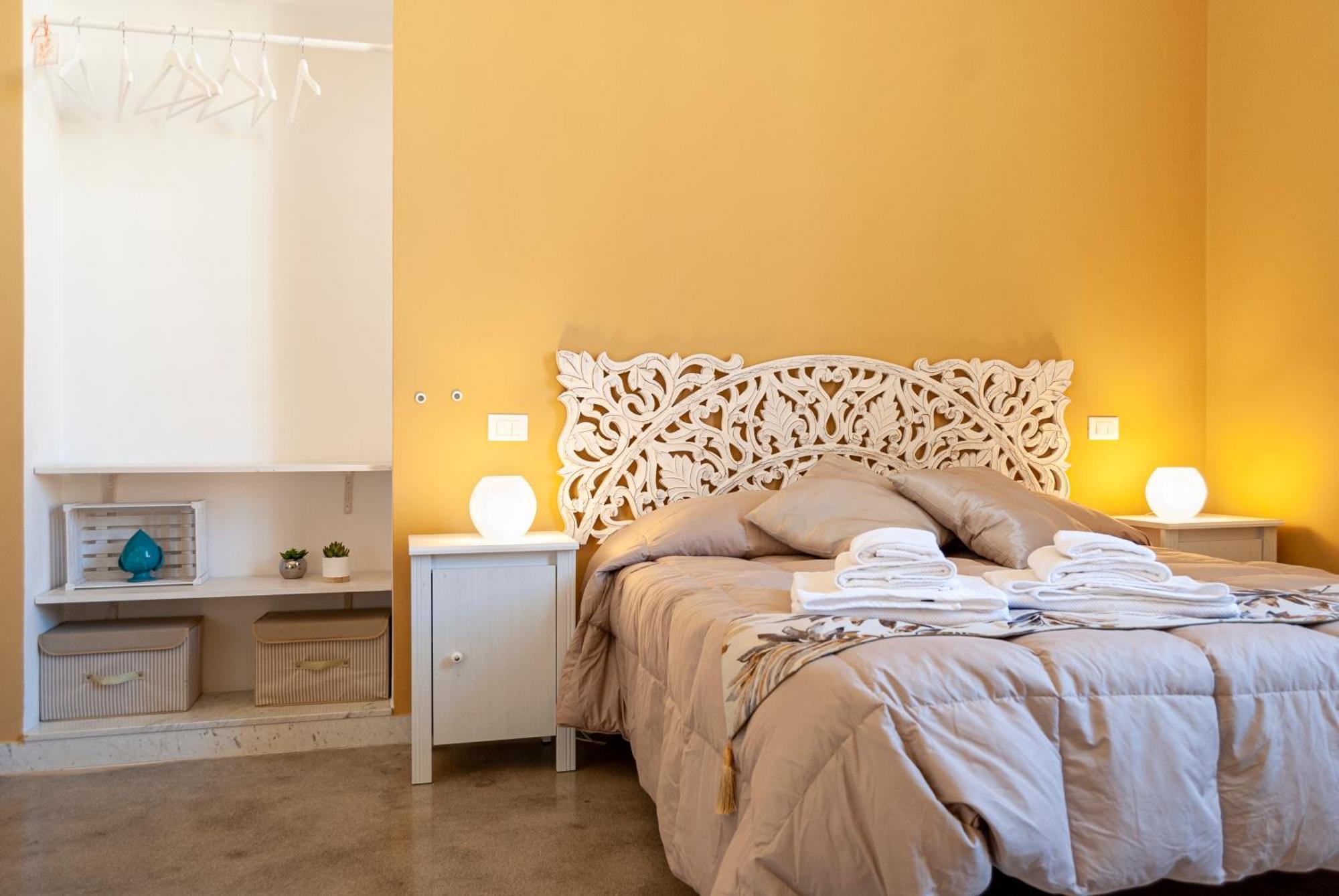 לצ'ה La Pigna Bianca Suites מראה חיצוני תמונה