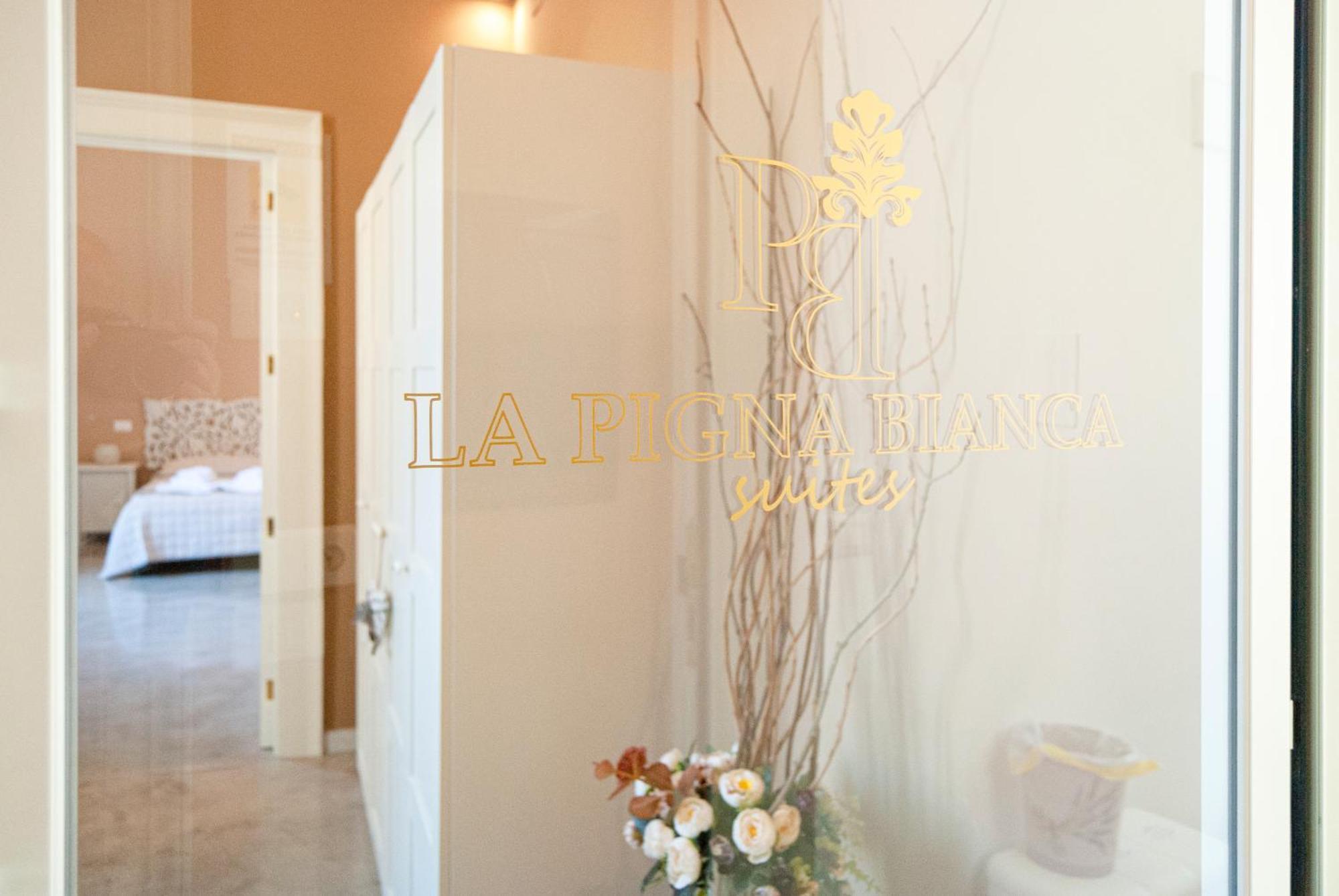 לצ'ה La Pigna Bianca Suites מראה חיצוני תמונה