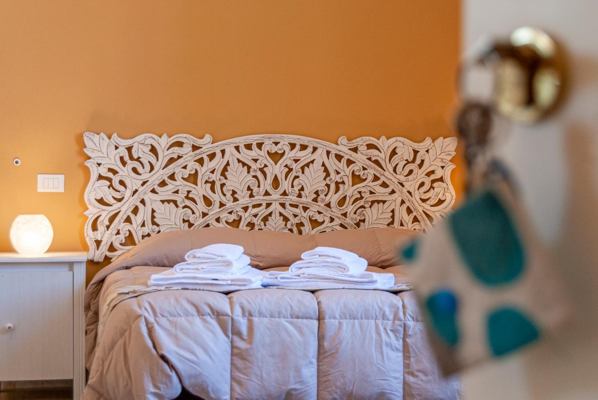 לצ'ה La Pigna Bianca Suites מראה חיצוני תמונה