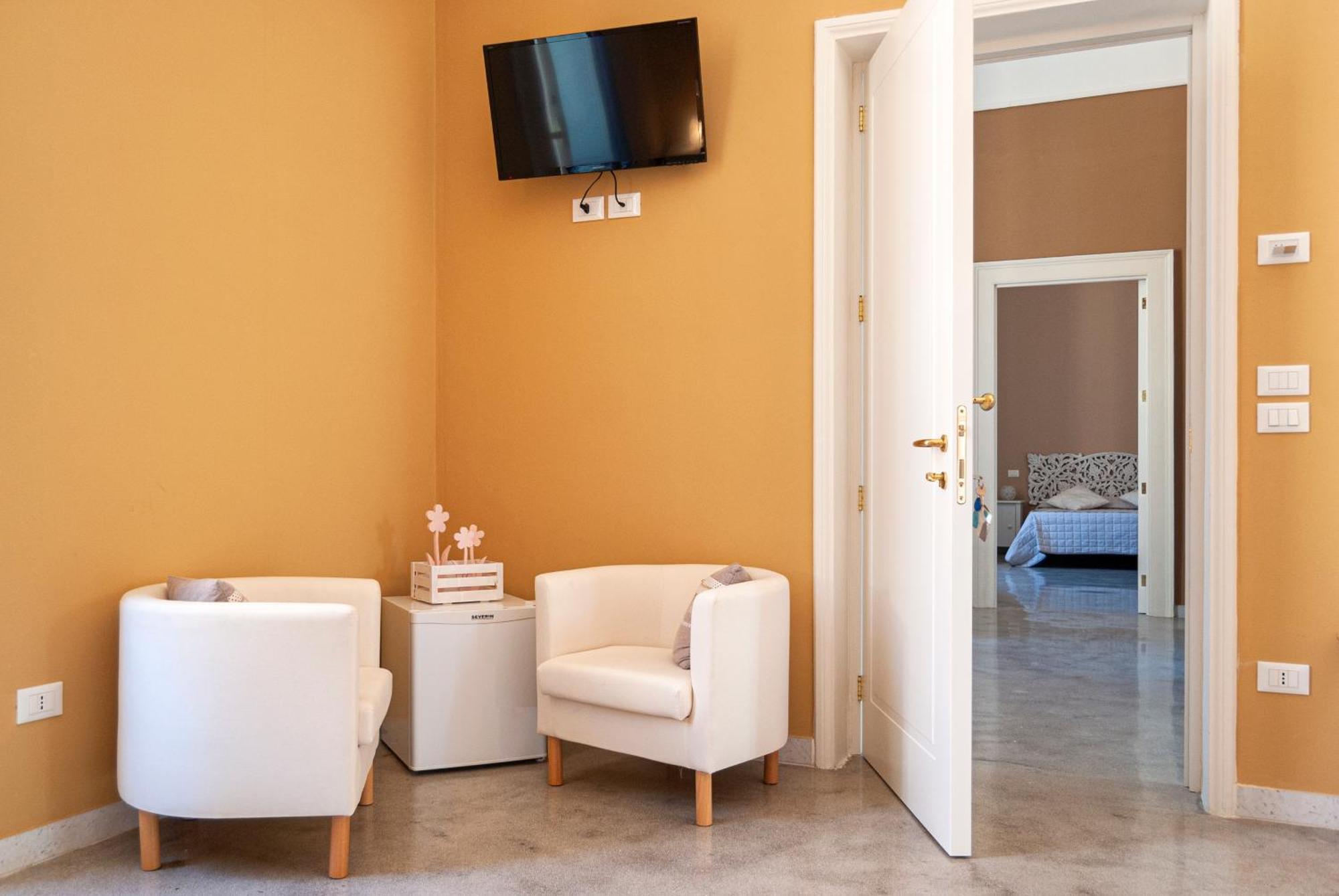 לצ'ה La Pigna Bianca Suites מראה חיצוני תמונה