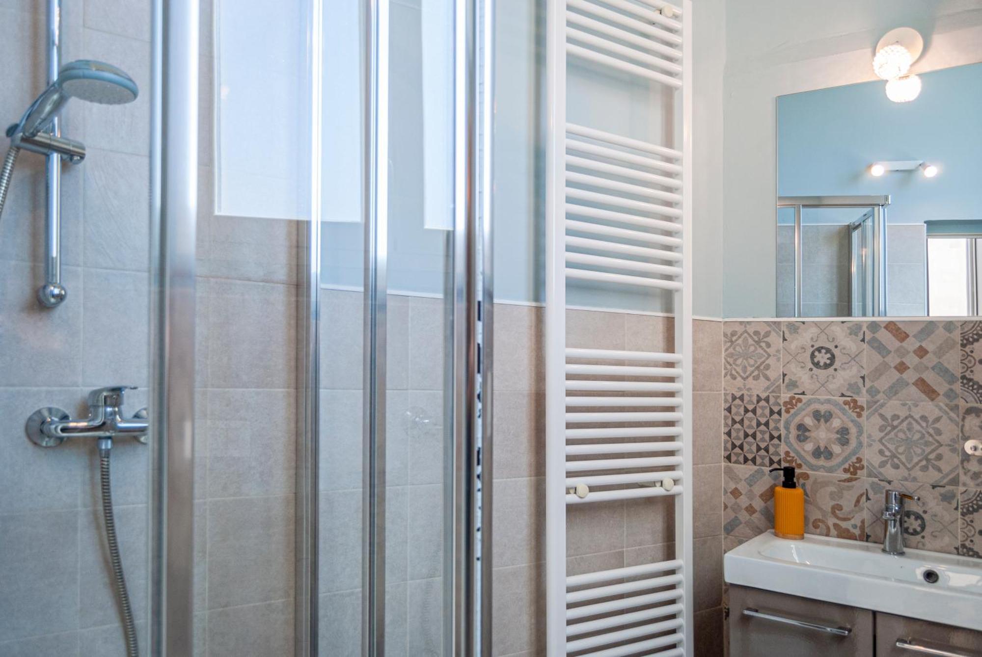 לצ'ה La Pigna Bianca Suites מראה חיצוני תמונה