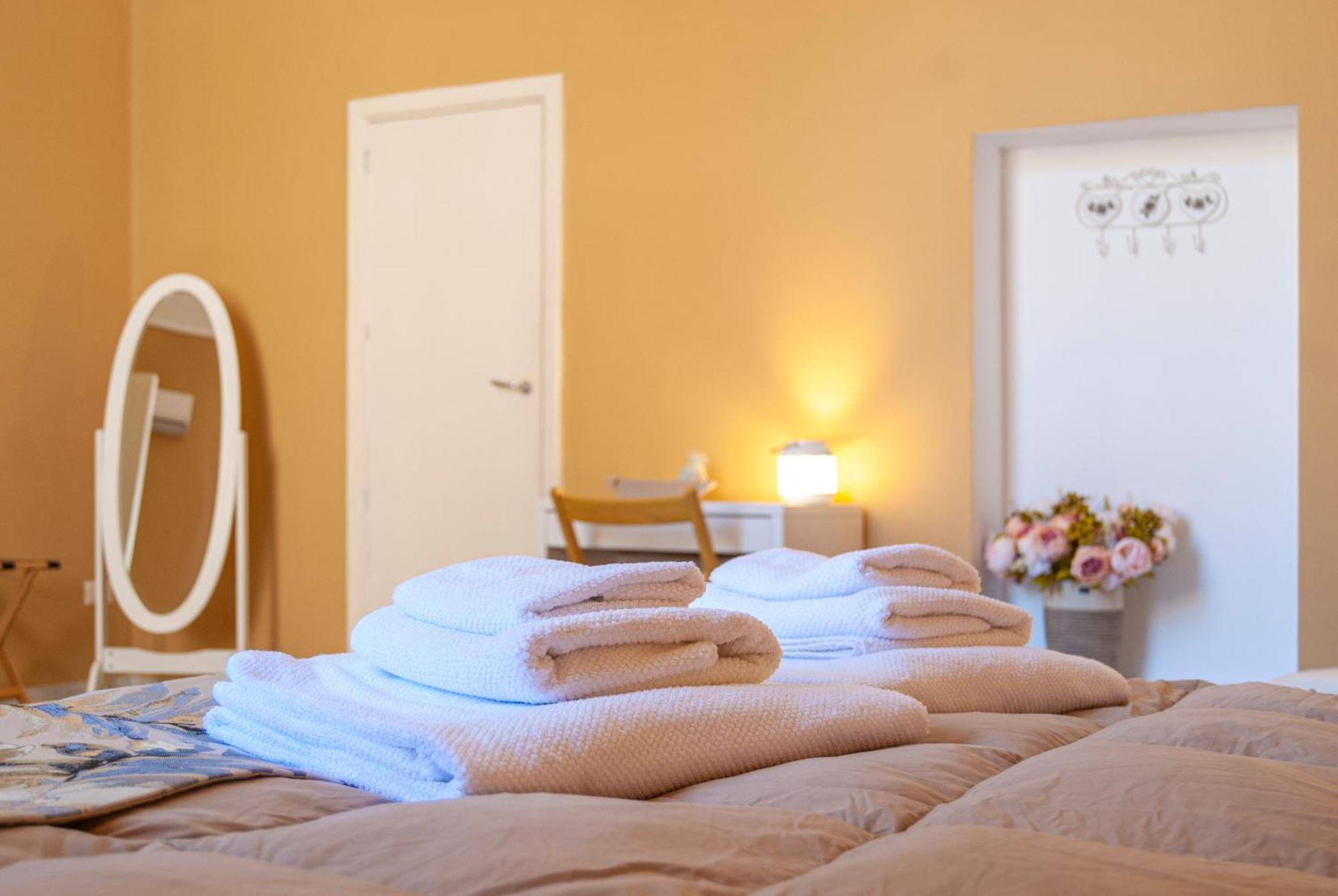 לצ'ה La Pigna Bianca Suites מראה חיצוני תמונה